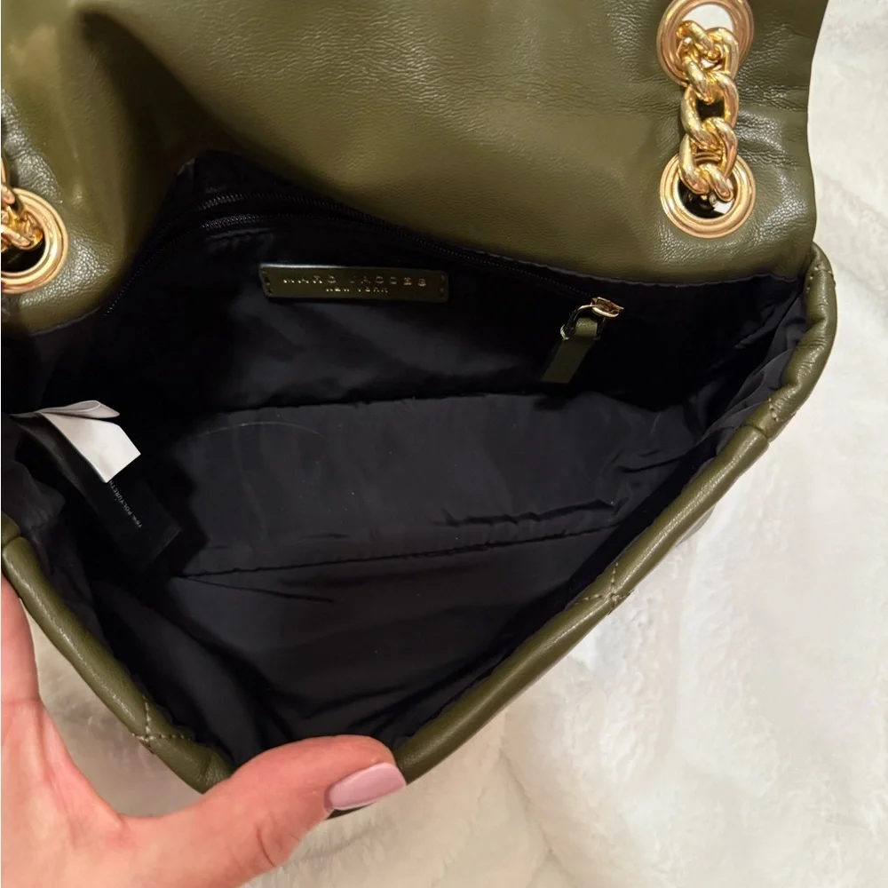 Marc Jacobs Green Quilted Shoulder Bag with Gold Hardware - Picture 5 of 7